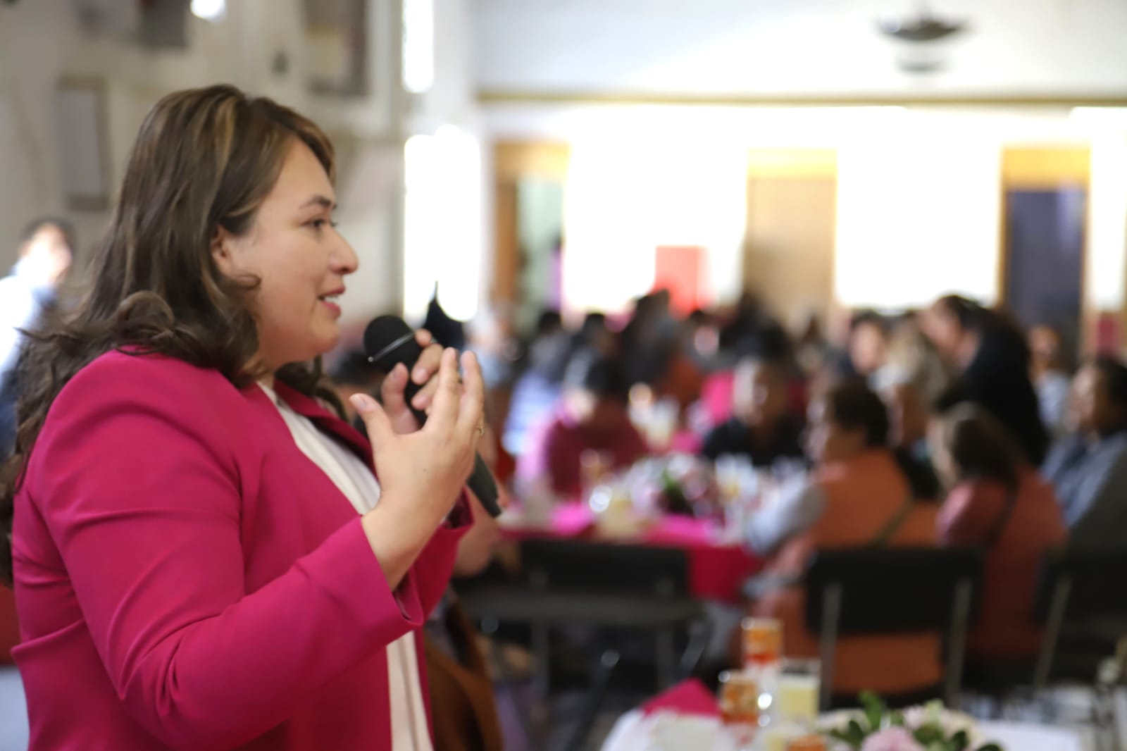 Reafirma Blanca Angulo compromiso con sectores más vulnerables; se reúne con 300 mujeres chiautempenses